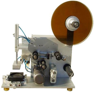 MQ-120 Semi-automatic flat labeling machine