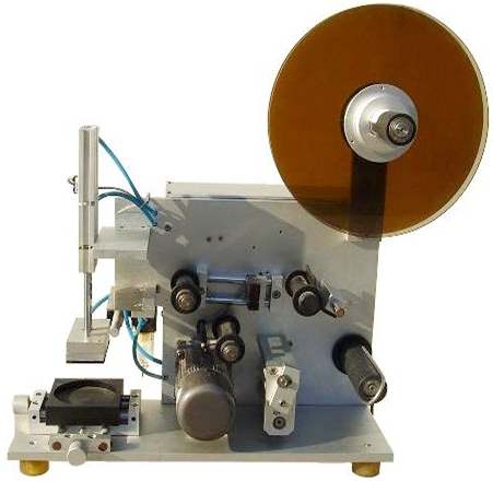 MQ-120 Semi-automatic flat labeling machine